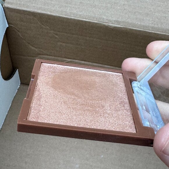 Steve Laurant Beauty Jelly Highlighter in Prosecco Please - Picture 7 of 9